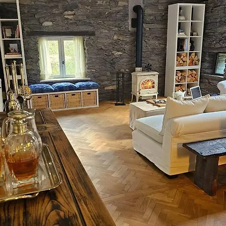 Chalet Exceptional Stone Mountain House